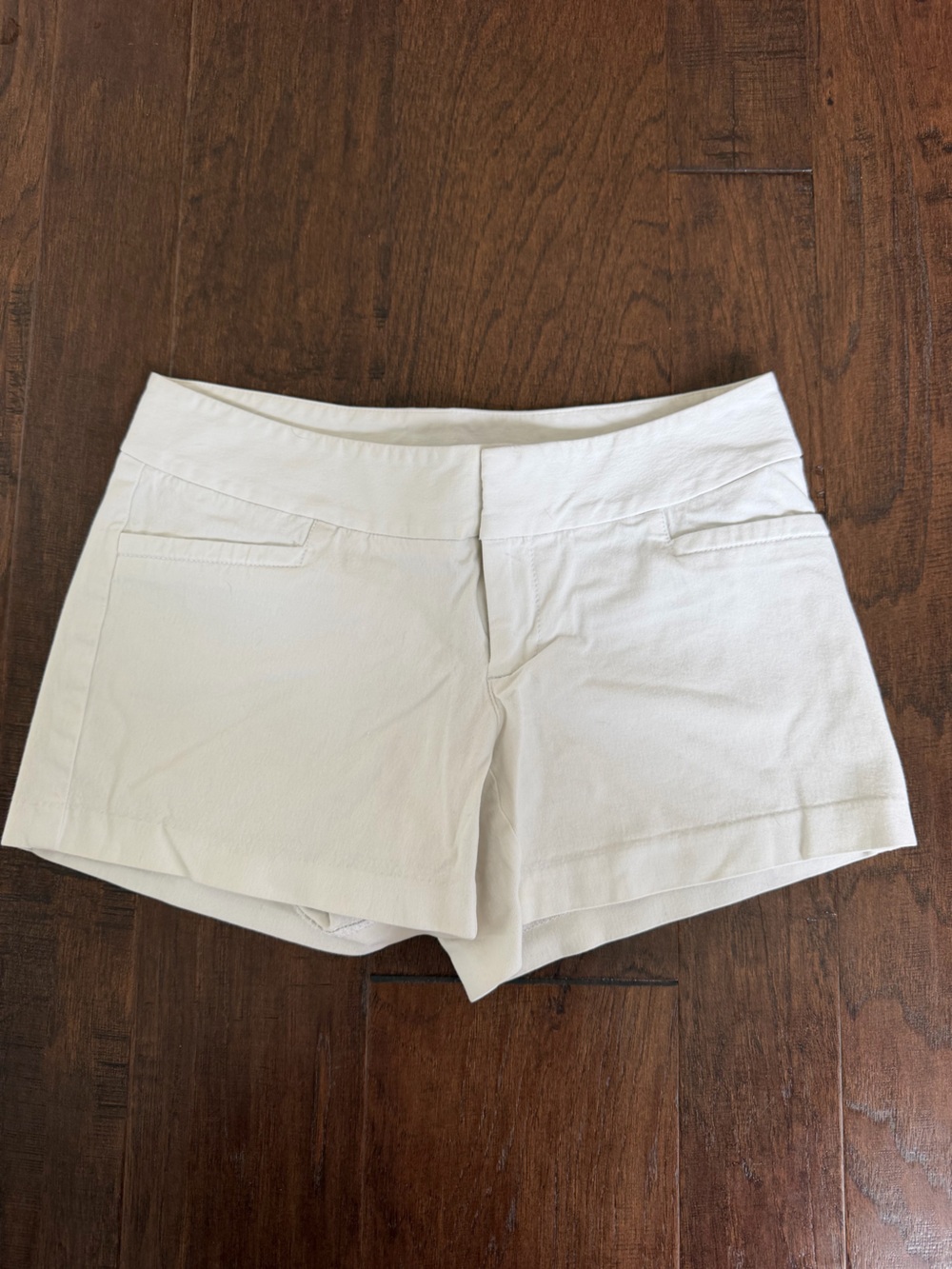 Lilly Pulitzer White Women's Casual Stretch Shorts